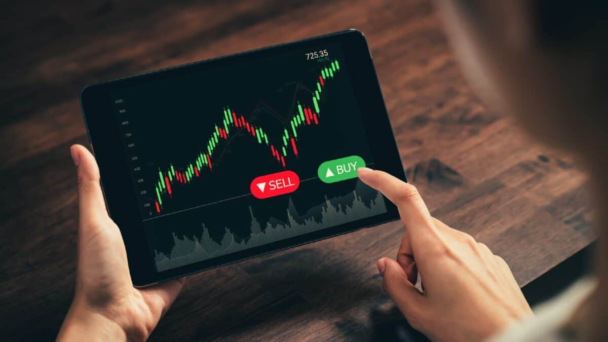 1 market-beating investment trust for a Stocks and Shares ISA